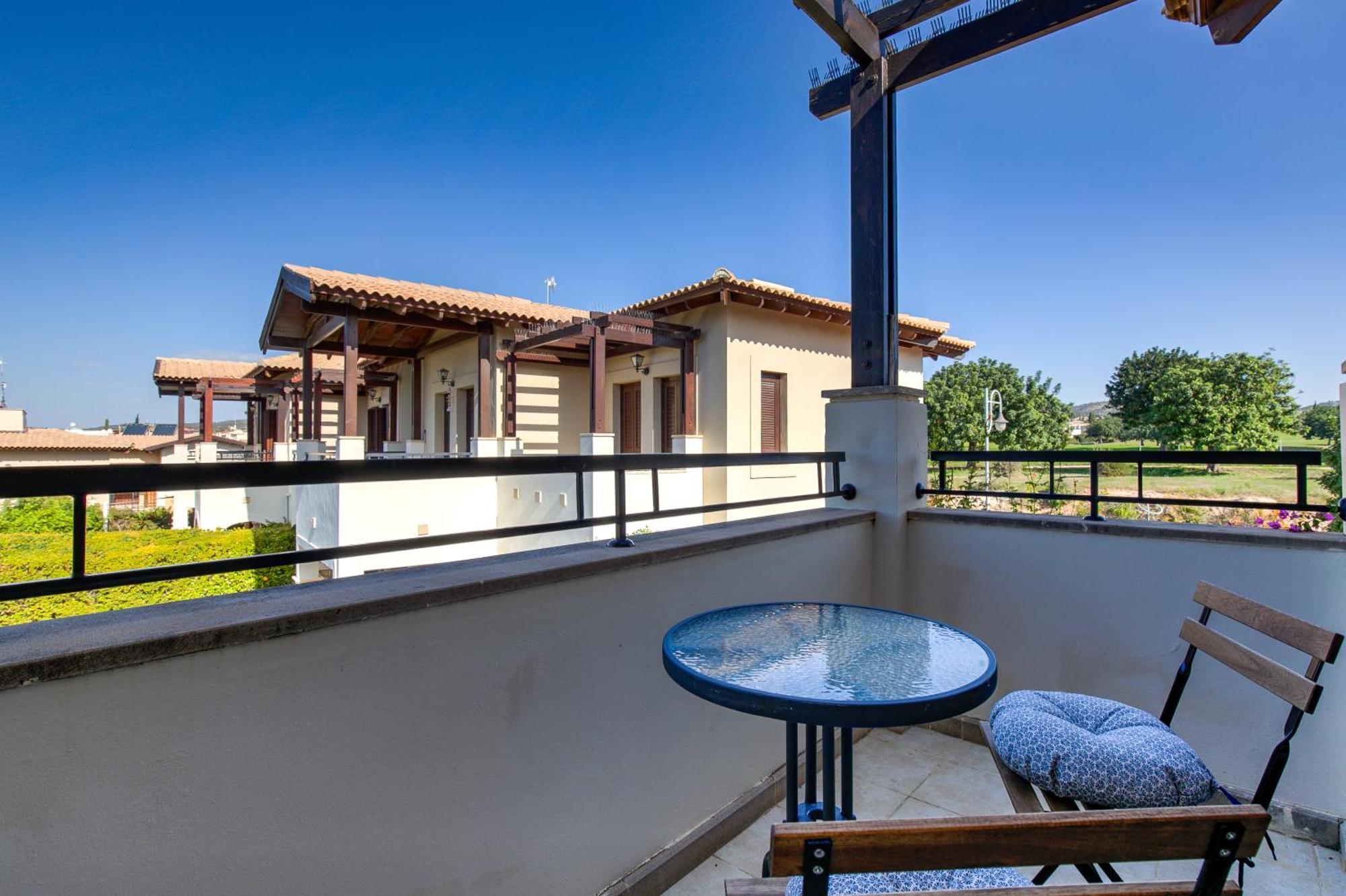 2 Bedroom Apartment Assia With Communal Pool, Aphrodite Hills Resort Kouklia Ngoại thất bức ảnh
