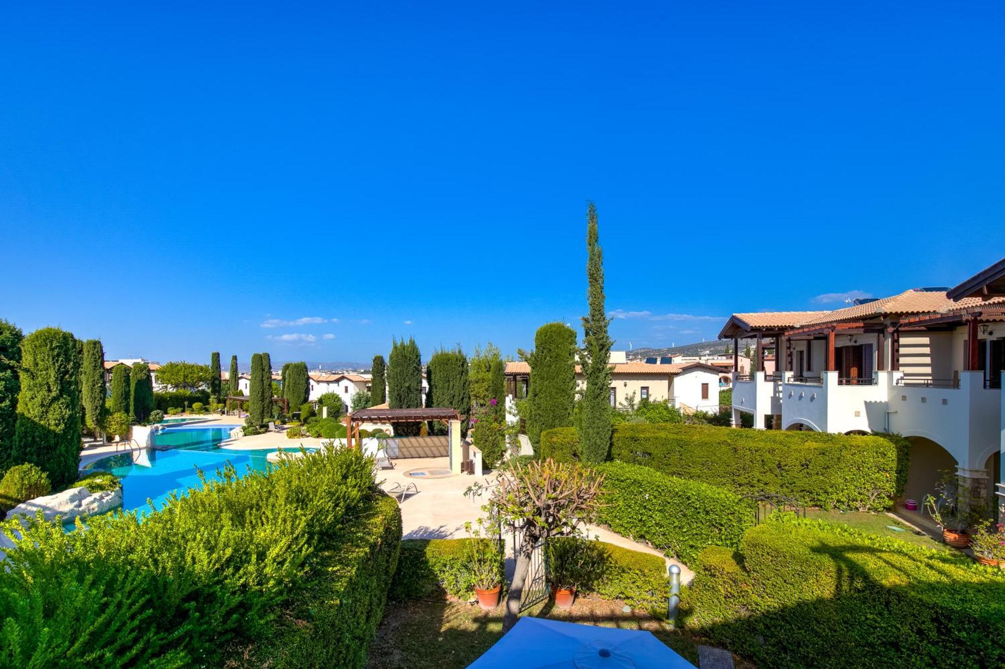 2 Bedroom Apartment Assia With Communal Pool, Aphrodite Hills Resort Kouklia Ngoại thất bức ảnh